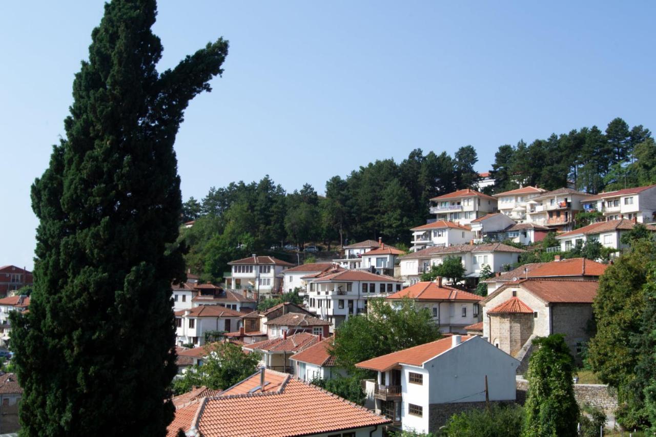 Lira Apartman *