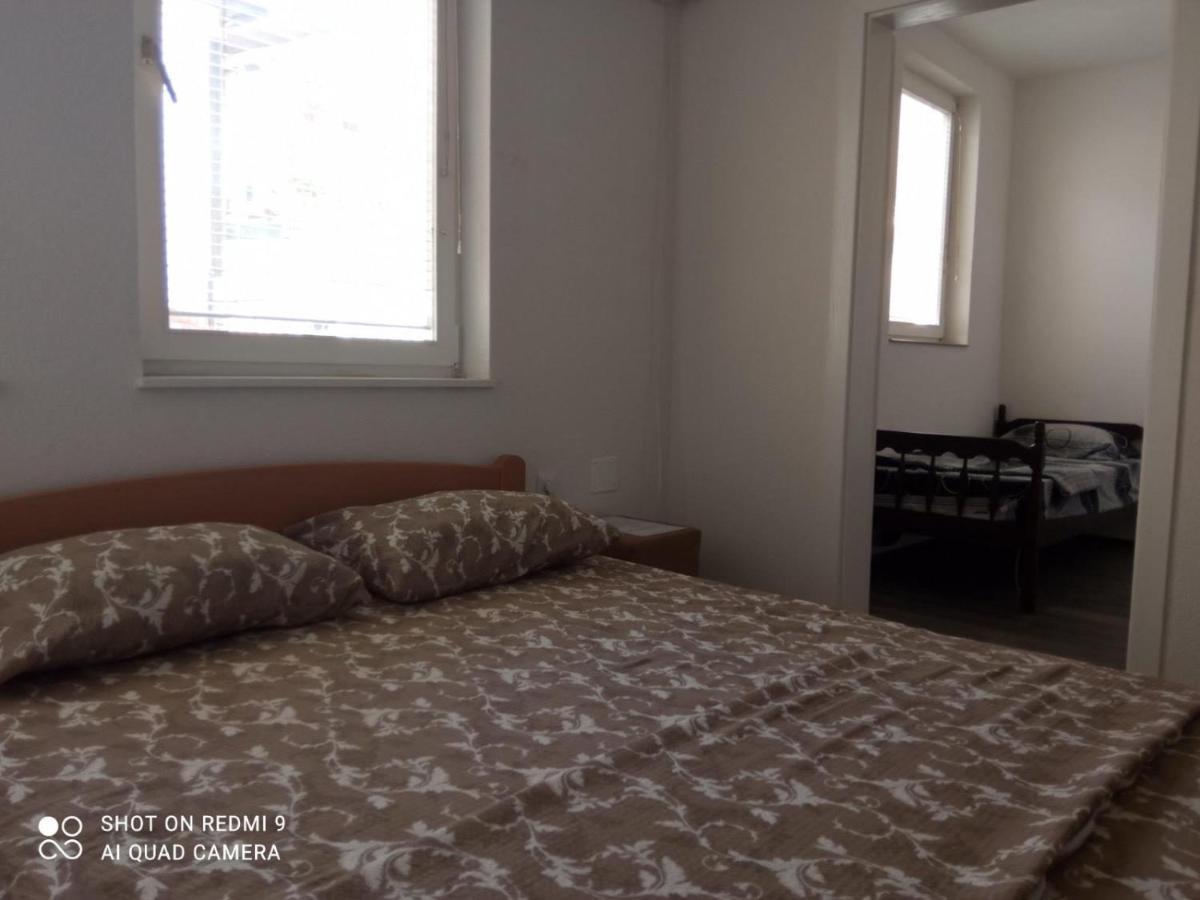 Apartman Lira *